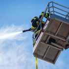 Jelenski vatrogasci uspješno ugasili požar u centru Dražica